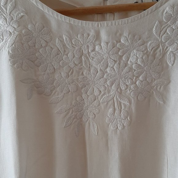 White Linen Dress - Picture 3 of 6